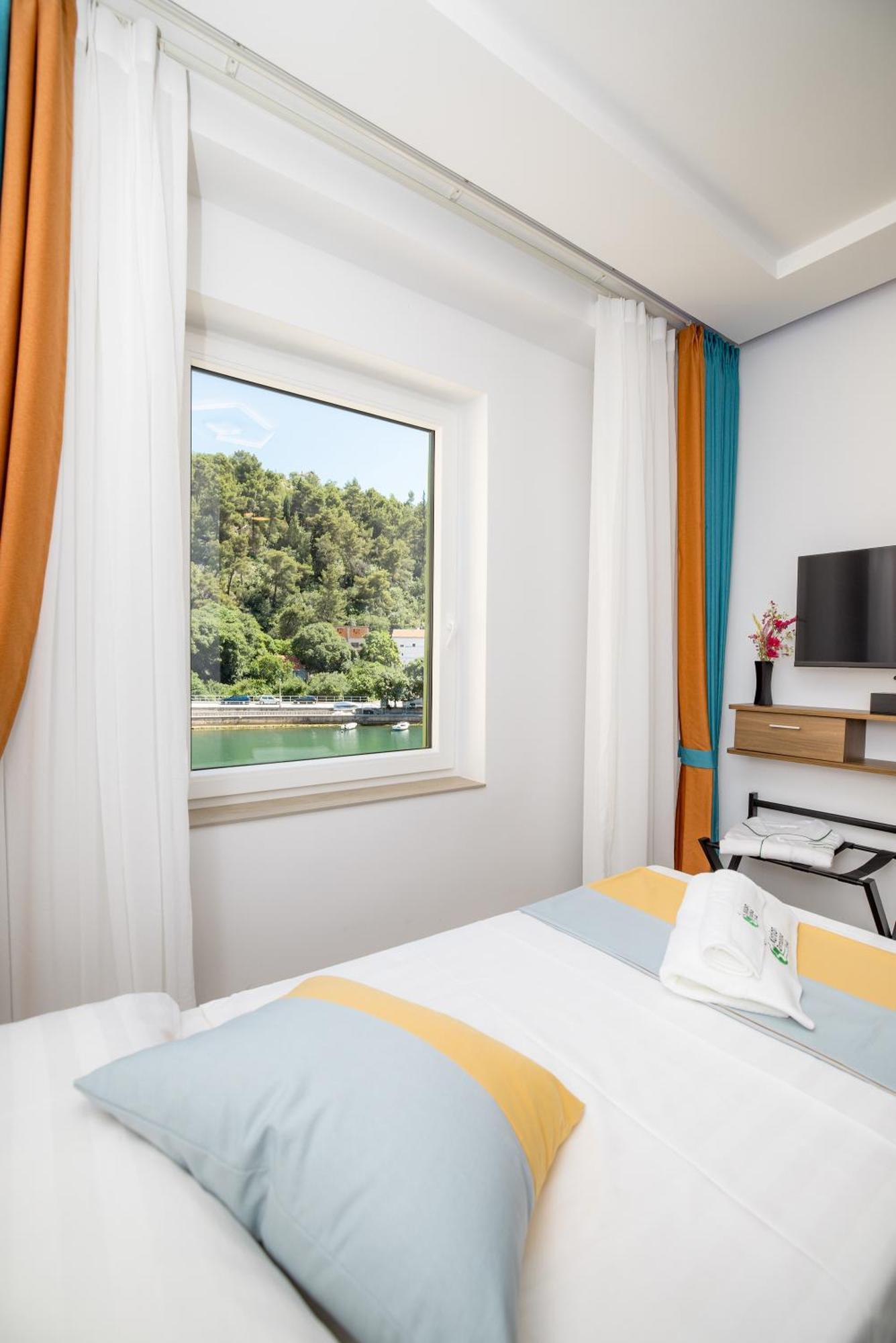 Hotel Kanjon Zrmanje Обровац Екстериор снимка